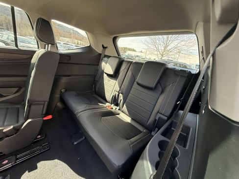 Used 2025 Volkswagen Atlas SEL image 23