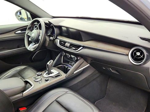 Used 2022 Alfa Romeo Stelvio Ti AWD/4WD image 25