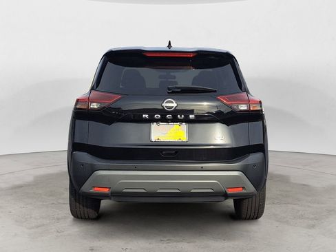 Used 2023 Nissan Rogue SV image 4
