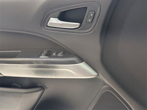 Used 2018 Chevrolet Colorado LT w/ LT Convenience Package image 21