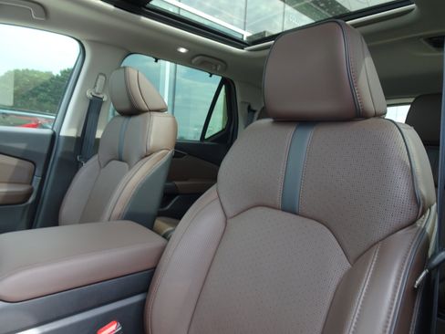 Used 2025 Honda Pilot Elite image 11