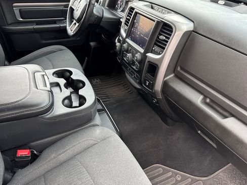 Used 2022 RAM 1500 Classic SLT image 18