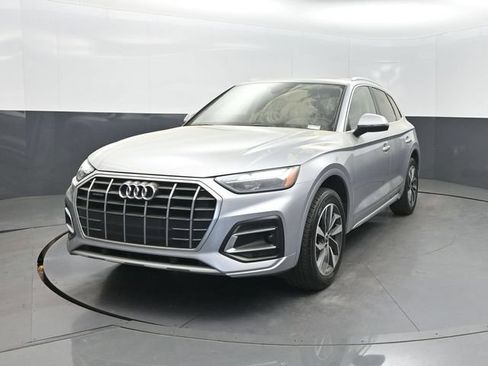 Used 2021 Audi Q5 2.0T Premium w/ Convenience Package AWD/4WD image 2
