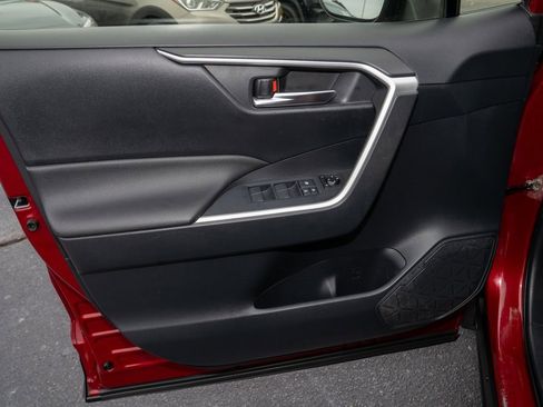 Used 2019 Toyota RAV4 XLE image 13