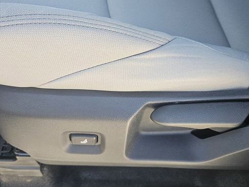 Used 2025 Toyota Tacoma SR5 image 19