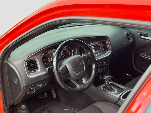 Used 2019 Dodge Charger Scat Pack RWD image 9