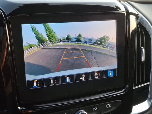 Used 2024 Chevrolet Traverse High Country FWD image 21
