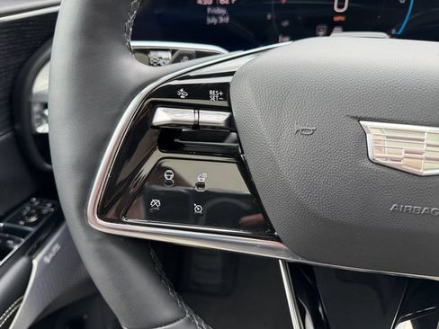 Used 2023 Cadillac Lyriq AWD image 23