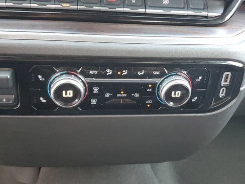 Used 2025 GMC Sierra 1500 SLT RWD image 24