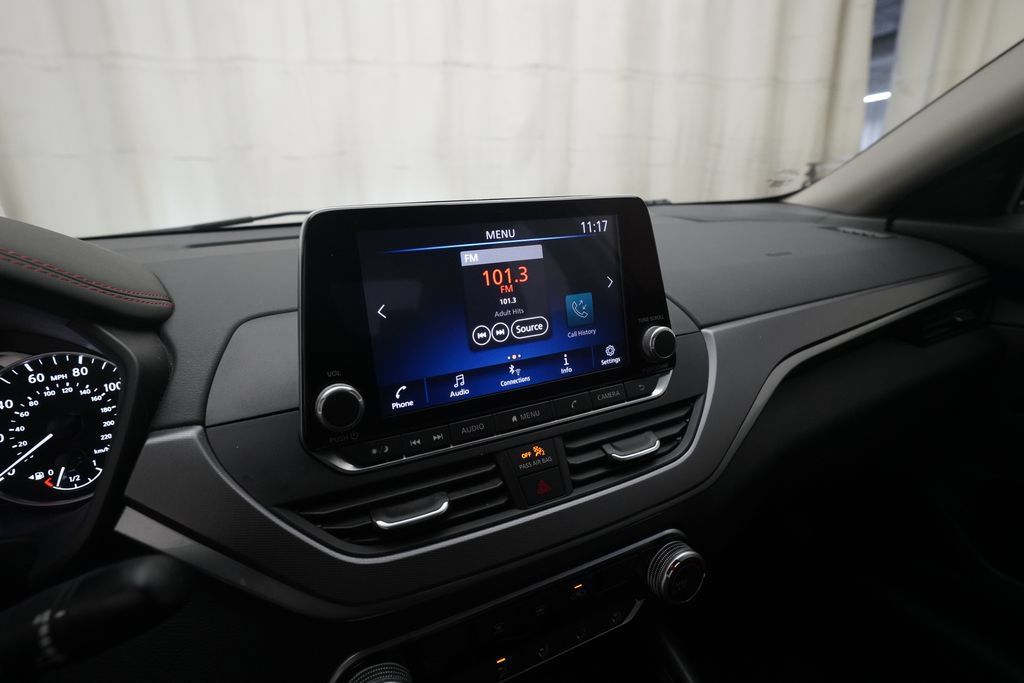 Used 2024 Nissan Altima 2.5 SR FWD image 6