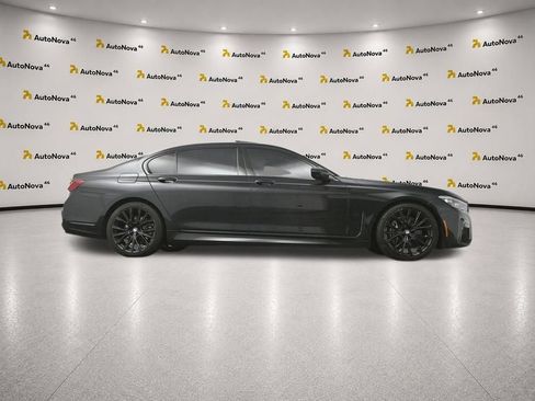 Used 2022 BMW 740i w/ M Sport Package RWD image 63