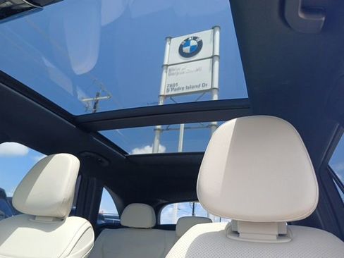 Used 2024 Mercedes-Benz GLC 300 4MATIC image 31