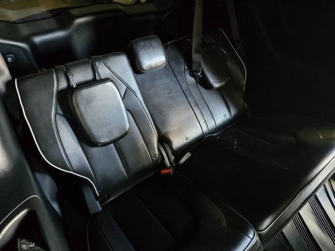 Used 2020 Chrysler Pacifica Limited w/ Advanced Safetytec Group FWD image 18