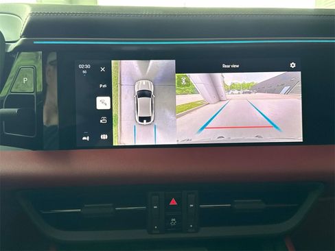 Used 2025 Porsche Macan 4S Electric image 22