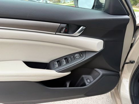 Used 2019 Honda Accord LX image 11