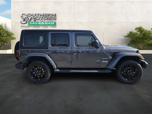 Used 2021 Jeep Wrangler Unlimited Sahara w/ Dual Top Group AWD/4WD image 6