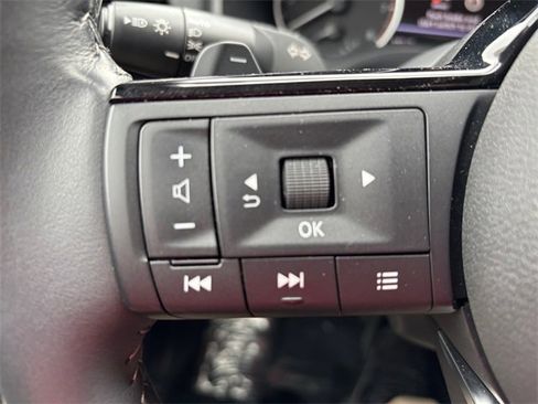 Used 2023 Nissan Rogue SV w/ SV Premium B Package image 19