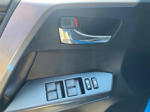 Used 2016 Toyota RAV4 XLE AWD/4WD image 23