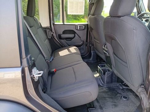 Used 2023 Jeep Wrangler Unlimited Sport AWD/4WD image 16