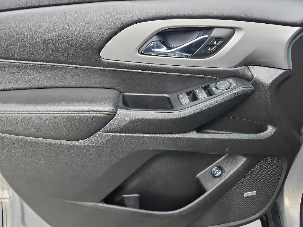 Used 2018 Chevrolet Traverse LT FWD image 23