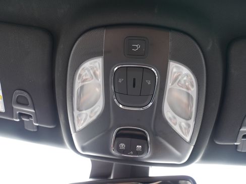 Used 2025 Jeep Compass Latitude w/ Sun & Sound Group AWD/4WD image 29
