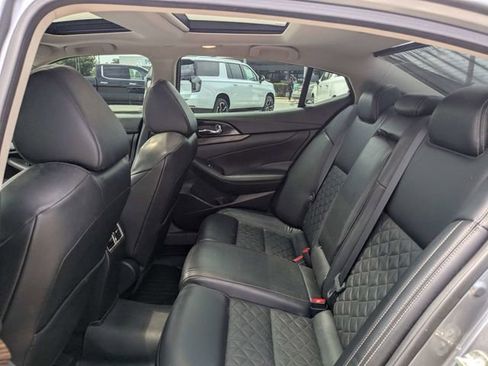Used 2017 Nissan Maxima Platinum FWD image 13
