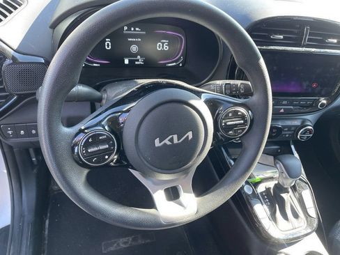 Used 2024 Kia Soul S FWD image 7