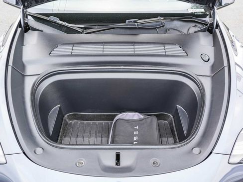 Used 2023 Tesla Model Y AWD image 28