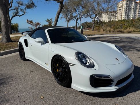 Used 2015 Porsche 911 Turbo S image 2
