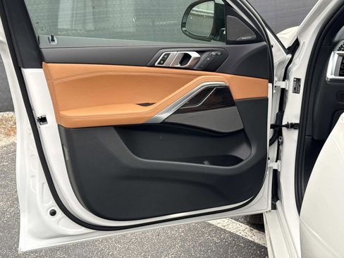 New 2026 BMW X6 xDrive40i w/ Premium Package image 18