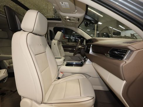 Used 2021 GMC Yukon Denali w/ Denali Ultimate Package image 30