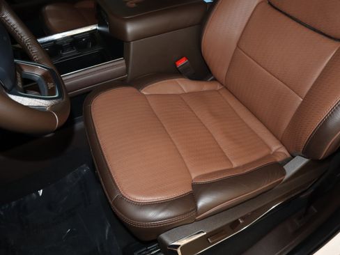 Used 2025 Ford F250 King Ranch w/ Tremor Off-Road Package image 36