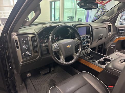 Used 2018 Chevrolet Silverado 2500 High Country w/ Duramax Plus Package image 16