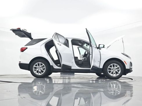 Used 2024 Chevrolet Equinox LT image 44