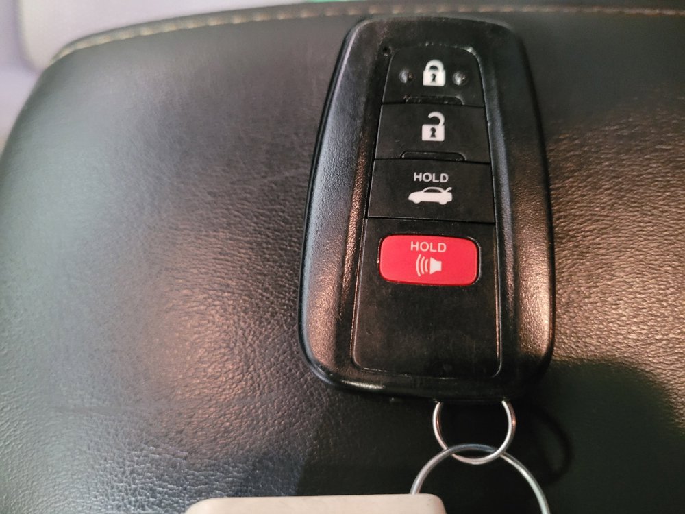 Used 2022 Toyota Corolla SE w/ Carpet Mat Package (TMS) FWD image 32
