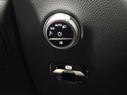 Certified 2025 Mercedes-Benz GLC 300 4MATIC image 27