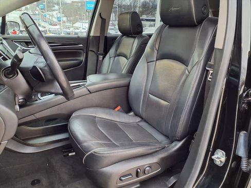 Used 2019 Buick Enclave Avenir w/ Avenir Technology Package image 9