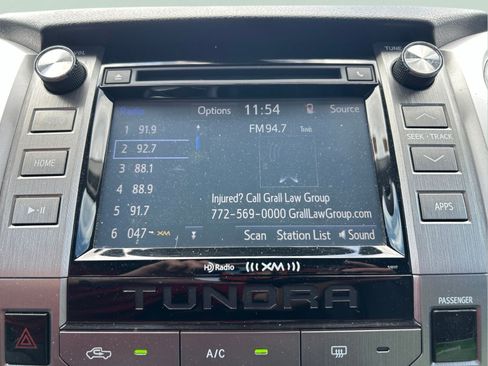 Used 2017 Toyota Tundra SR5 w/ SR5 Upgrade Package AWD/4WD image 29