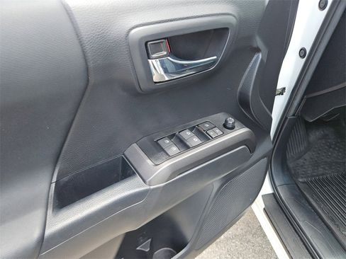 Used 2023 Toyota Tacoma TRD Off-Road image 14