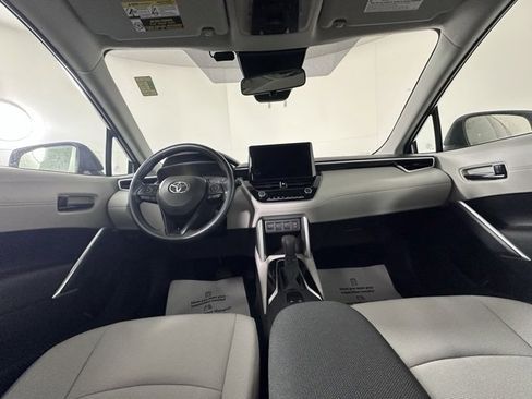 Used 2023 Toyota Corolla Cross L image 17