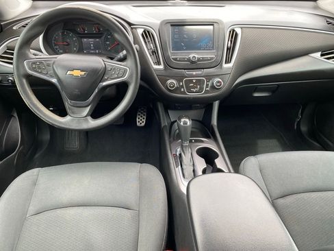 Used 2017 Chevrolet Malibu LS FWD image 4