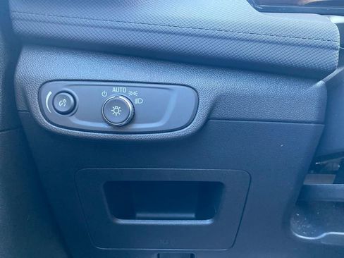 Used 2025 Chevrolet TrailBlazer LT image 29