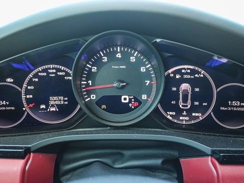 Used 2021 Porsche Cayenne Base image 18