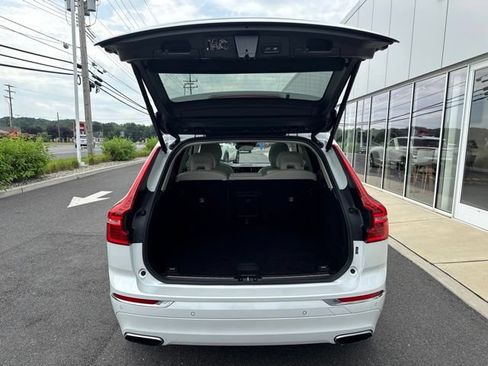 Used 2021 Volvo XC60 T5 Inscription w/ Climate Package AWD/4WD image 11