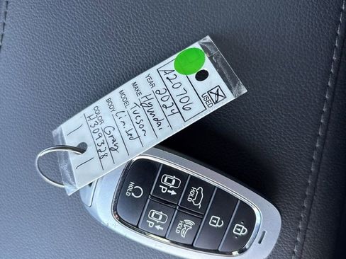 Used 2024 Hyundai Tucson Limited image 35