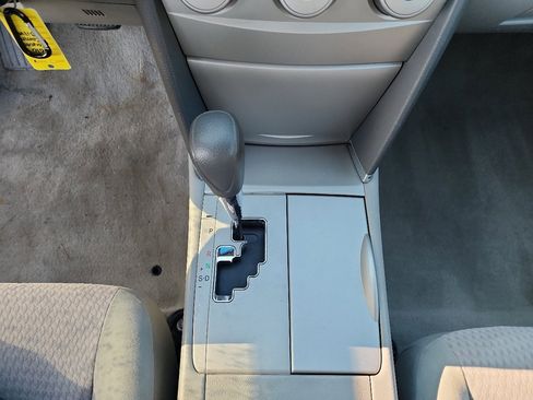 Used 2010 Toyota Camry SE image 19