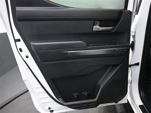 Used 2025 Toyota Tacoma TRD Sport image 14