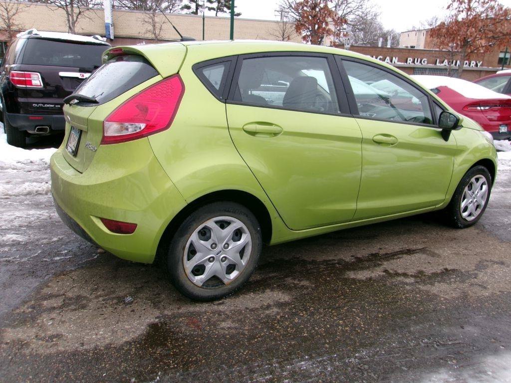 Used 2012 Ford Fiesta SE FWD image 4