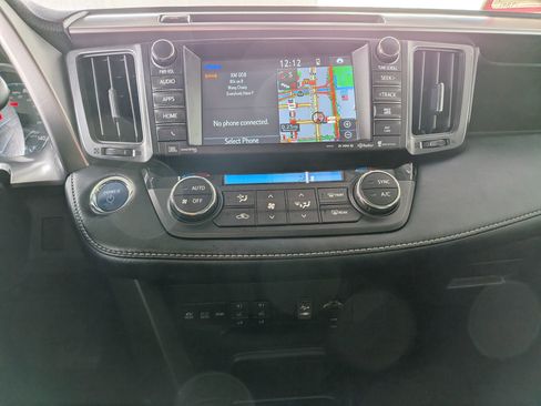 Used 2018 Toyota RAV4 Limited w/ Carpet Mat Package image 19