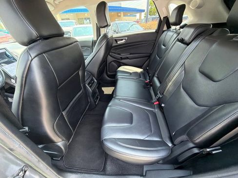 Used 2021 Ford Edge Titanium FWD image 11